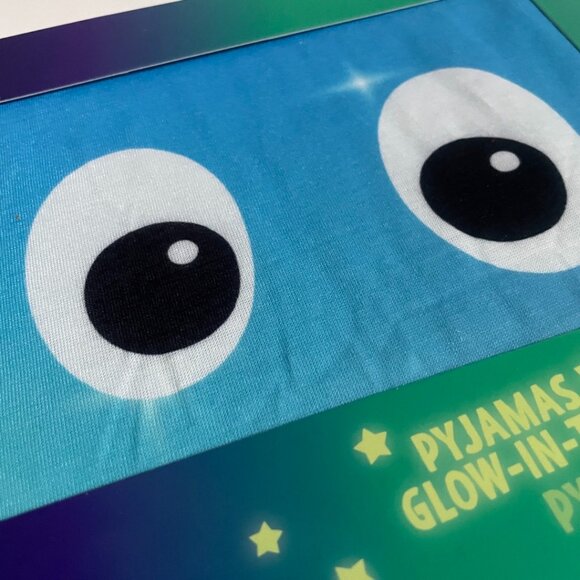 My Magic Pyjamas – Glow-in-the-Dark Storybook & Pajama Set - Picture 5 of 14